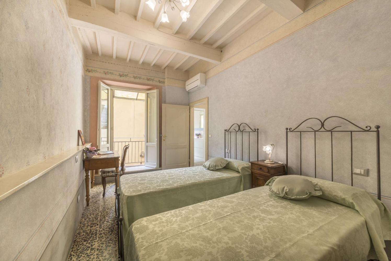 I Bei Ricordi - Historic Centre Apartment 6 อาเรซโซ ภายนอก รูปภาพ