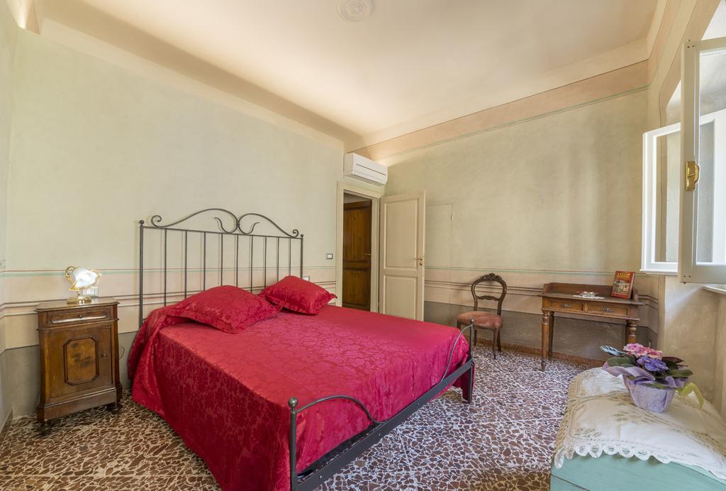 I Bei Ricordi - Historic Centre Apartment 6 อาเรซโซ ภายนอก รูปภาพ
