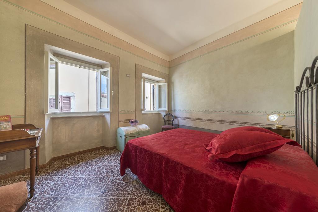 I Bei Ricordi - Historic Centre Apartment 6 อาเรซโซ ภายนอก รูปภาพ