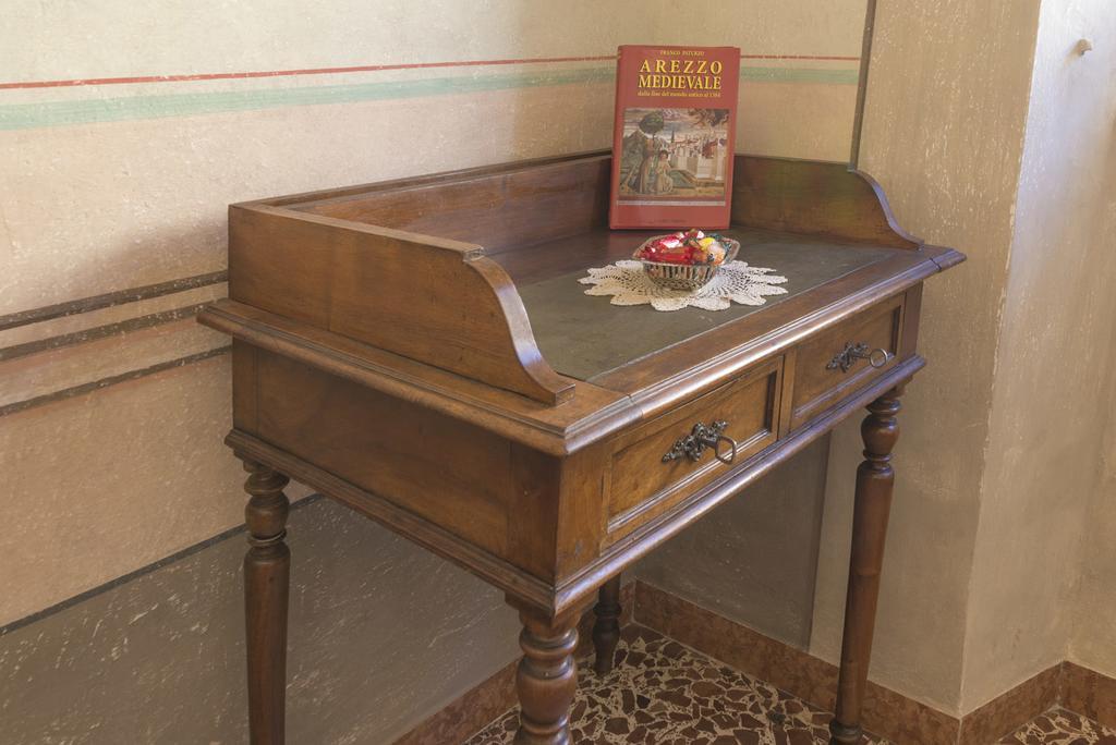 I Bei Ricordi - Historic Centre Apartment 6 อาเรซโซ ภายนอก รูปภาพ